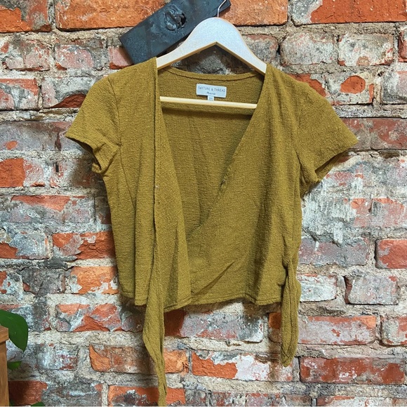 Madewell Texture & Thread Wrap Top - Picture 3 of 8